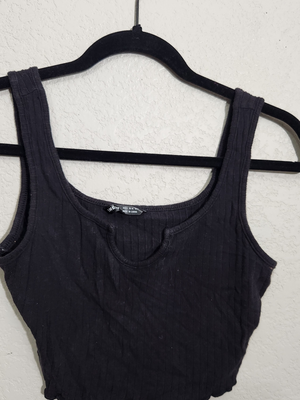 SHEIN Black Ribbed Cutout Crop Tank Top